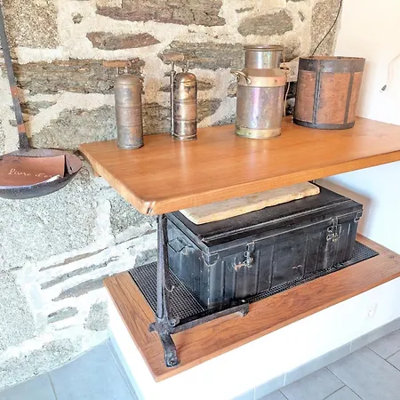 En Cevennes Avec Piscine Interieure Chauffee Holiday home Ponteils-et-Bresis