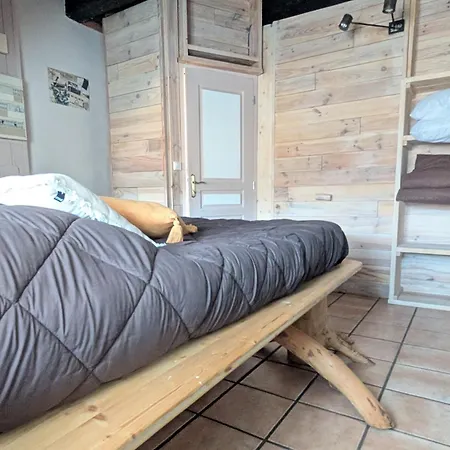 Holiday home En Cevennes Avec Piscine Interieure Chauffee Ponteils-et-Bresis